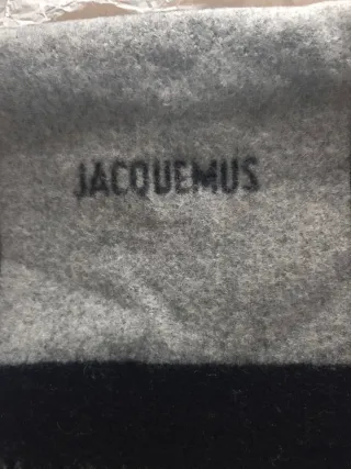 Bufanda Jacquemus Negra y Gris