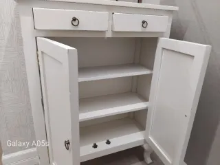 Zapatero blanco de madera