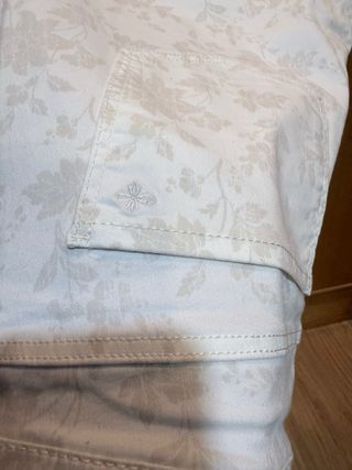 Pantalón mujer blanco estampado flores