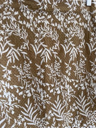 Falda Zara Midi Bordado floral y Volante Bajo