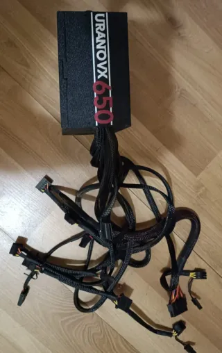 Fuente de alimentación URANOVX 650W