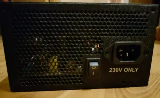 Fuente de alimentación URANOVX 650W