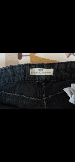 Pantalón pirata Stradivarius negro Talla XS