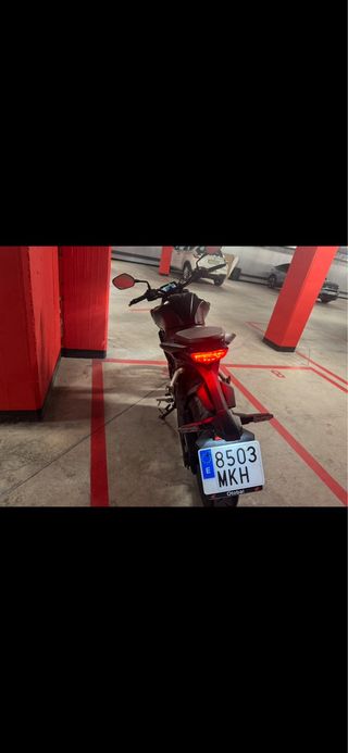 Honda CB125R 2023 Negra - 4.454km