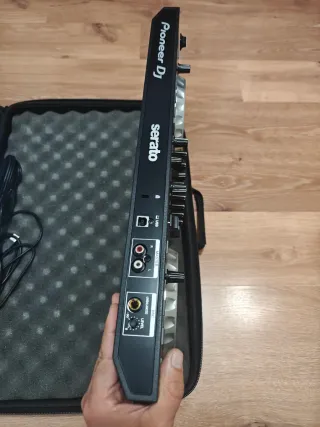 Controladora Pioneer DDJ-SB3 + Maletín Rígido