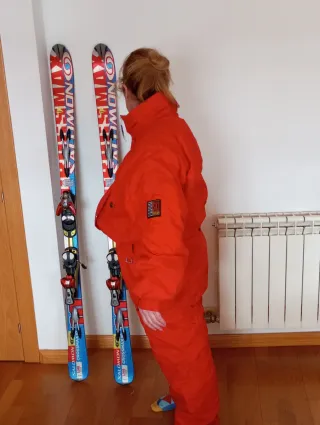Mono de esquí rojo tacto seda