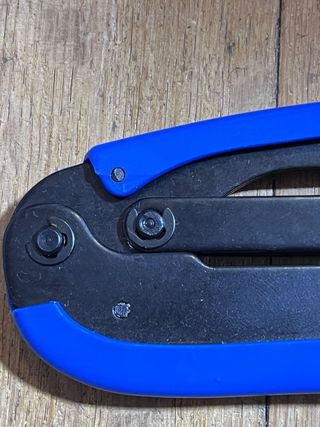 Alicate de Compressão para Conectores Coaxiais RG6