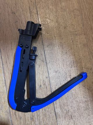 Alicate de Compressão para Conectores Coaxiais RG6