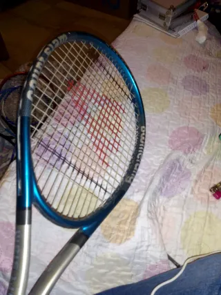 Raqueta de grafito, con funda