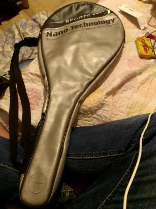 Raqueta de grafito, con funda