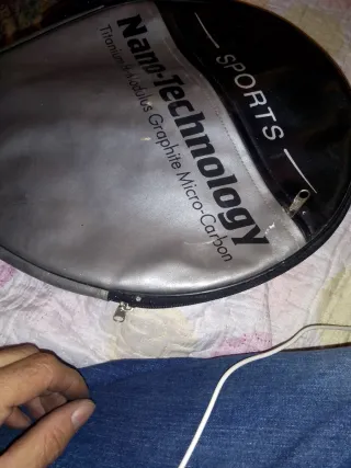 Raqueta de grafito, con funda