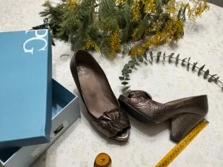 Zapatos Pao Marrones Dorados