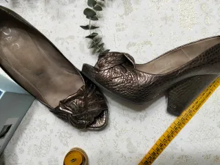 Zapatos Pao Marrones Dorados