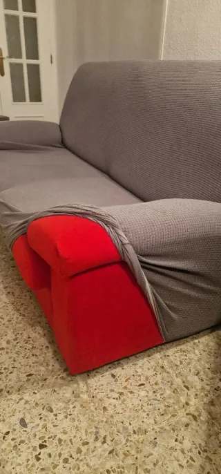 Sofá de 2 plazas rojo se regala