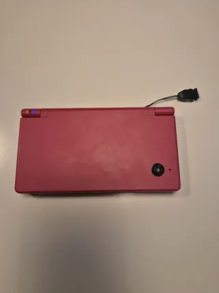 Nintendo DSi color rosa.