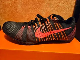 Zapatillas New Balance Clavos MD888 Negro Naranja