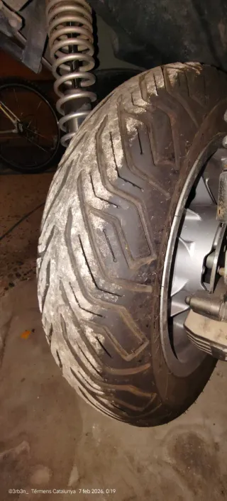 Vendo Kymco Xciting 250 cc. Etiqueta C