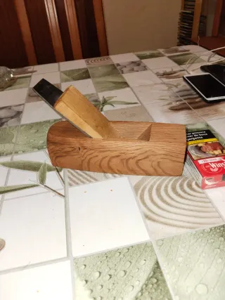 Cepillo de carpintero de madera