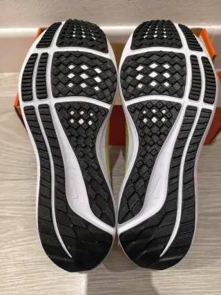 Nike Pegasus 40 Talla 44 EUR nuevas a estrenar!!