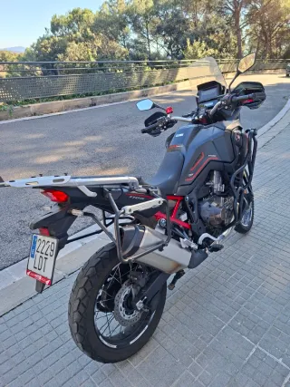 Honda CRF 1100 Africa Twin DCT Negra/Roja