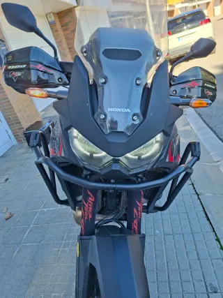 Honda CRF 1100 Africa Twin DCT Negra/Roja
