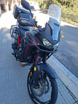 Honda CRF 1100 Africa Twin DCT Negra/Roja