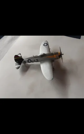 MAQUETA 1/72 AVION  P47 THUNDERBOLT  WWII