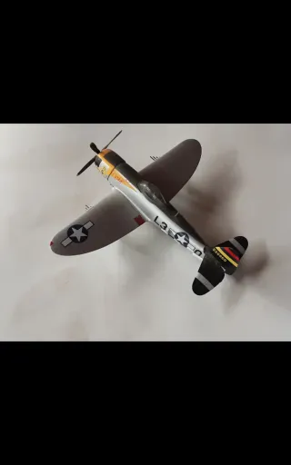 MAQUETA 1/72 AVION  P47 THUNDERBOLT  WWII