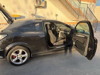 Opel Astra gtc 2006