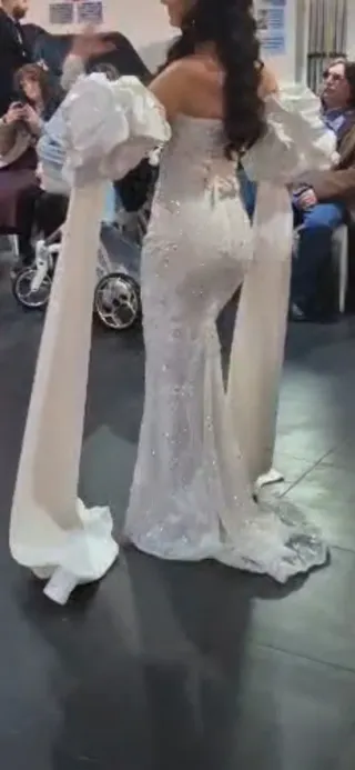 Vestido de Novia Gitana Blanco y Plateado