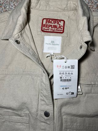 Cazadora beige de lino Pull & Bear