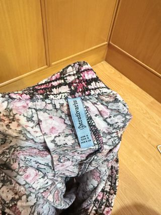 Falda Stradivarius floral