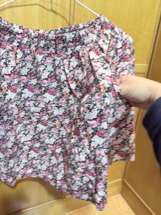 Falda Stradivarius floral