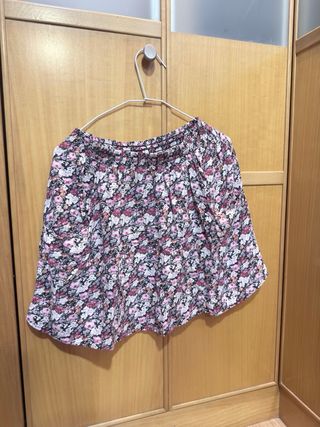 Falda Stradivarius floral