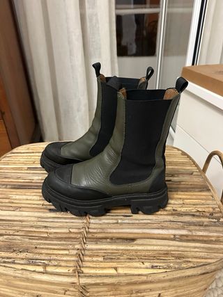 Botas Ganni verdes y negras