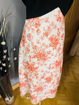 Vestido Negro y Estampado Floral Talla M