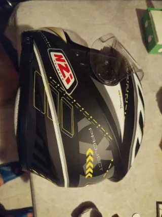 Casco Moto NZ Negro y Amarillo