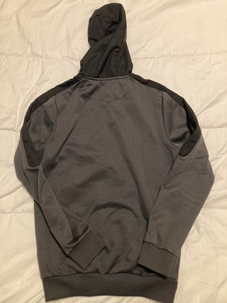 Chaqueta McKenzie gris y negra con cremallera