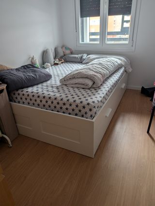 Cama de matrimonio con cajones