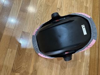 Asiento de coche para muñecas.