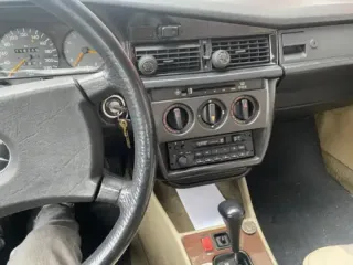 Mercedes-Benz 190 1985