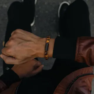 Pulsera MVMT Hombre Negra y Marrón. NUEVA