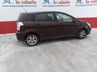 22571977 faro der toyota corolla 2.2 d-4d (aur10_)