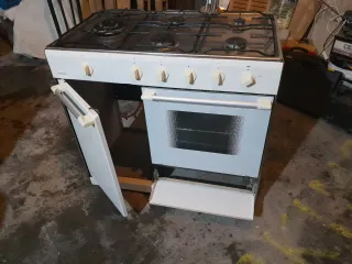 Cocina gas butano con porta bombonas