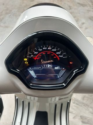 Vespa GTS 125 Blanca Automática