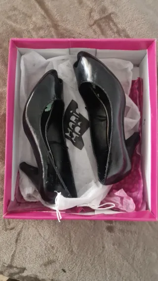 Zapatos de tacón negros peep toe
