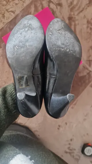 Zapatos de tacón negros peep toe