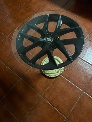 Mesa de centro com aro de jante