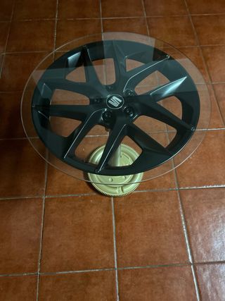 Mesa de centro com aro de jante