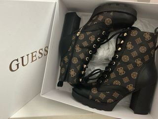 Botines Guess Tacón Grueso Estampado